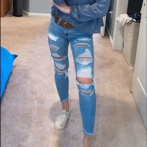 Light washed ripped skinny ankle jeans